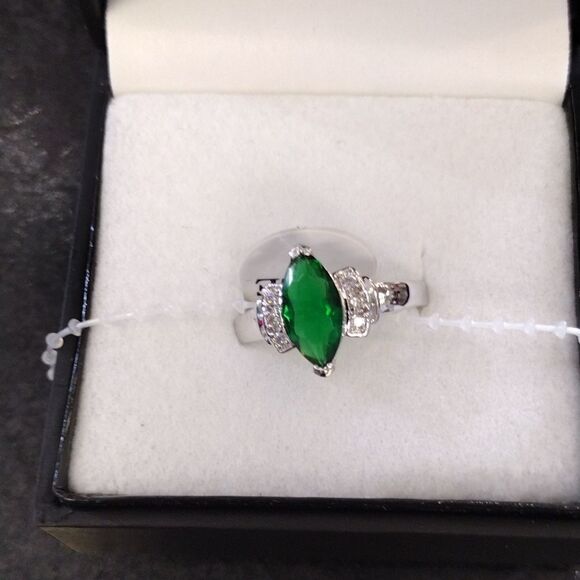 New directions ring - Picture 1 of 3